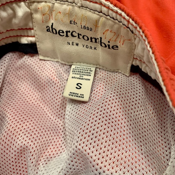 Men’s Abercrombie swim trunks definitely loved! - Picture 4 of 4